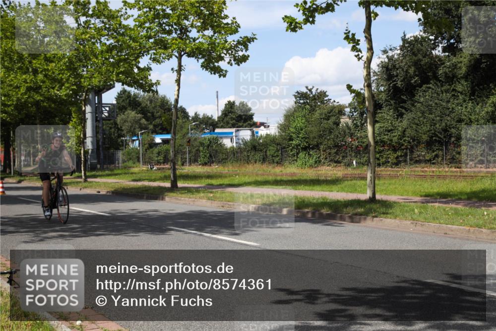 10.08.2025 - GEWOBA Citytriathlon Bremen Yannick Fuchs http://msf.ph/oto/8574361 10.08.2025 14:13:05 Radfahren 8, 95, 107, 148 meine-sportfotos.de