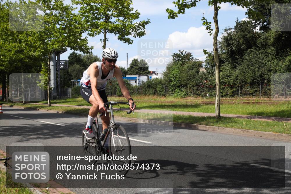 10.08.2025 - GEWOBA Citytriathlon Bremen Yannick Fuchs http://msf.ph/oto/8574373 10.08.2025 14:13:21 Radfahren 26, 104, 107, 175 meine-sportfotos.de