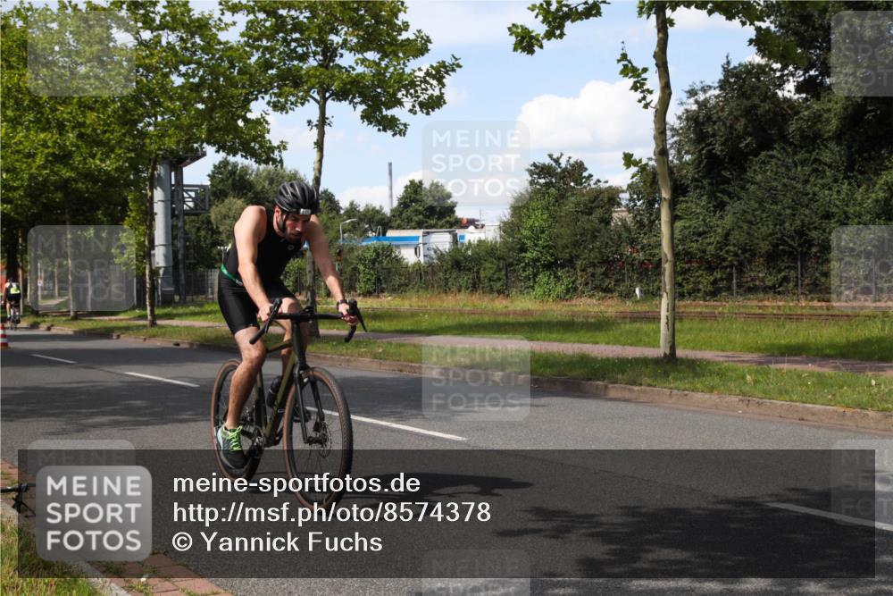 10.08.2025 - GEWOBA Citytriathlon Bremen Yannick Fuchs http://msf.ph/oto/8574378 10.08.2025 14:13:30 Radfahren 14, 26, 44, 104, 112, 175 meine-sportfotos.de