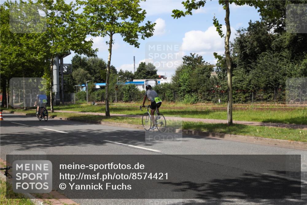 10.08.2025 - GEWOBA Citytriathlon Bremen Yannick Fuchs http://msf.ph/oto/8574421 10.08.2025 14:14:10 Radfahren 122 meine-sportfotos.de