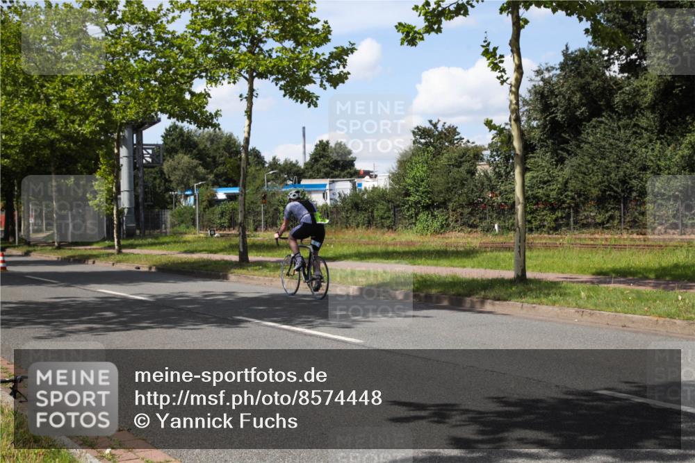 10.08.2025 - GEWOBA Citytriathlon Bremen Yannick Fuchs http://msf.ph/oto/8574448 10.08.2025 14:14:21 Radfahren 122 meine-sportfotos.de