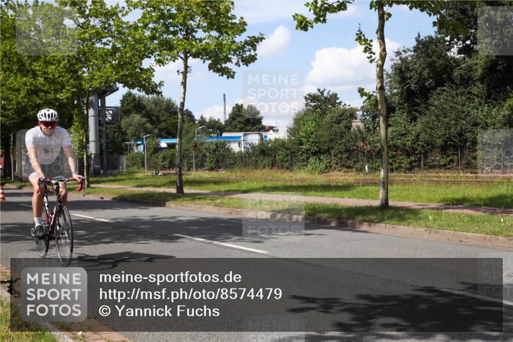 10.08.2025 - GEWOBA Citytriathlon Bremen Yannick Fuchs http://msf.ph/oto/8574479 10.08.2025 14:14:39 Radfahren 68, 77, 93, 96, 105, 113, 143 meine-sportfotos.de