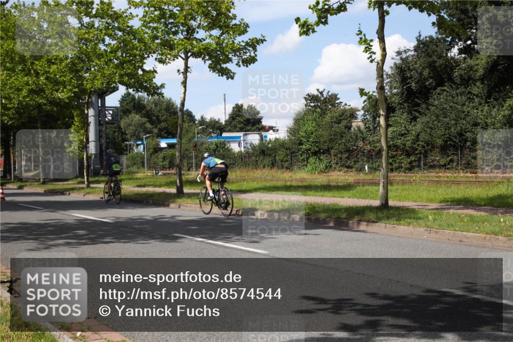 10.08.2025 - GEWOBA Citytriathlon Bremen Yannick Fuchs http://msf.ph/oto/8574544 10.08.2025 14:15:08 Radfahren 15, 76, 82, 88, 108, 133, 146, 151, 226 meine-sportfotos.de