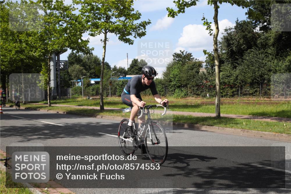 10.08.2025 - GEWOBA Citytriathlon Bremen Yannick Fuchs http://msf.ph/oto/8574553 10.08.2025 14:15:11 Radfahren 15, 45, 55, 76, 88, 97, 108, 133, 146, 151, 226 meine-sportfotos.de