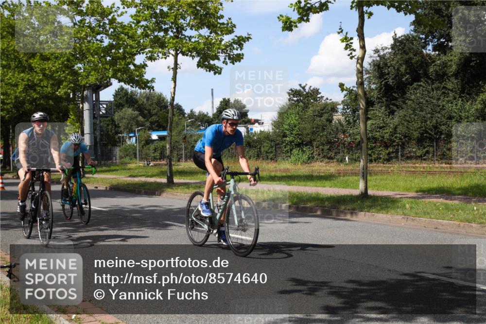 10.08.2025 - GEWOBA Citytriathlon Bremen Yannick Fuchs http://msf.ph/oto/8574640 10.08.2025 14:16:08 Radfahren 2, 23, 24, 38, 43, 46, 48, 62, 65, 92, 129, 271 meine-sportfotos.de
