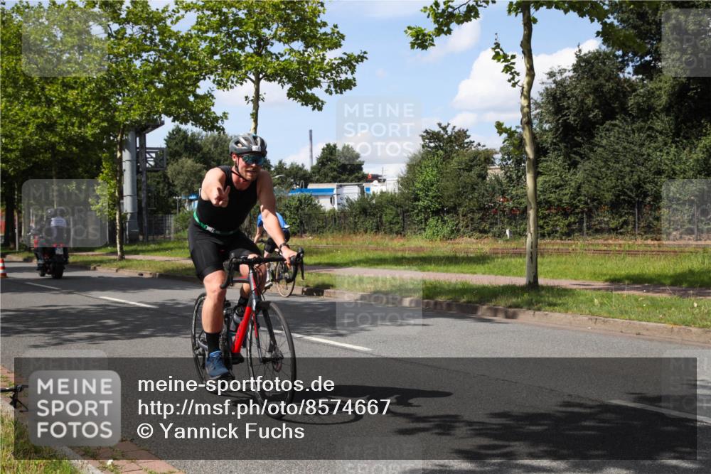 10.08.2025 - GEWOBA Citytriathlon Bremen Yannick Fuchs http://msf.ph/oto/8574667 10.08.2025 14:16:18 Radfahren 2, 23, 24, 31, 38, 46, 48, 57, 62, 63, 65, 92, 121, 144 meine-sportfotos.de