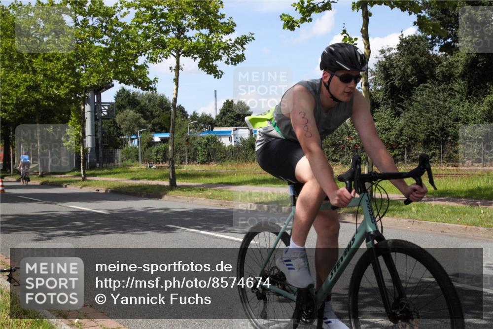 10.08.2025 - GEWOBA Citytriathlon Bremen Yannick Fuchs http://msf.ph/oto/8574674 10.08.2025 14:16:21 Radfahren 2, 23, 31, 38, 48, 57, 62, 63, 64, 65, 121, 144, 152, 173 meine-sportfotos.de