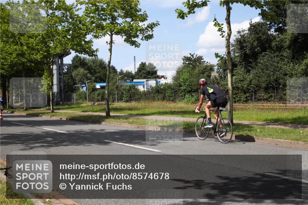 10.08.2025 - GEWOBA Citytriathlon Bremen Yannick Fuchs http://msf.ph/oto/8574678 10.08.2025 14:16:22 Radfahren 2, 23, 31, 38, 48, 57, 62, 63, 64, 65, 121, 144, 152, 173 meine-sportfotos.de