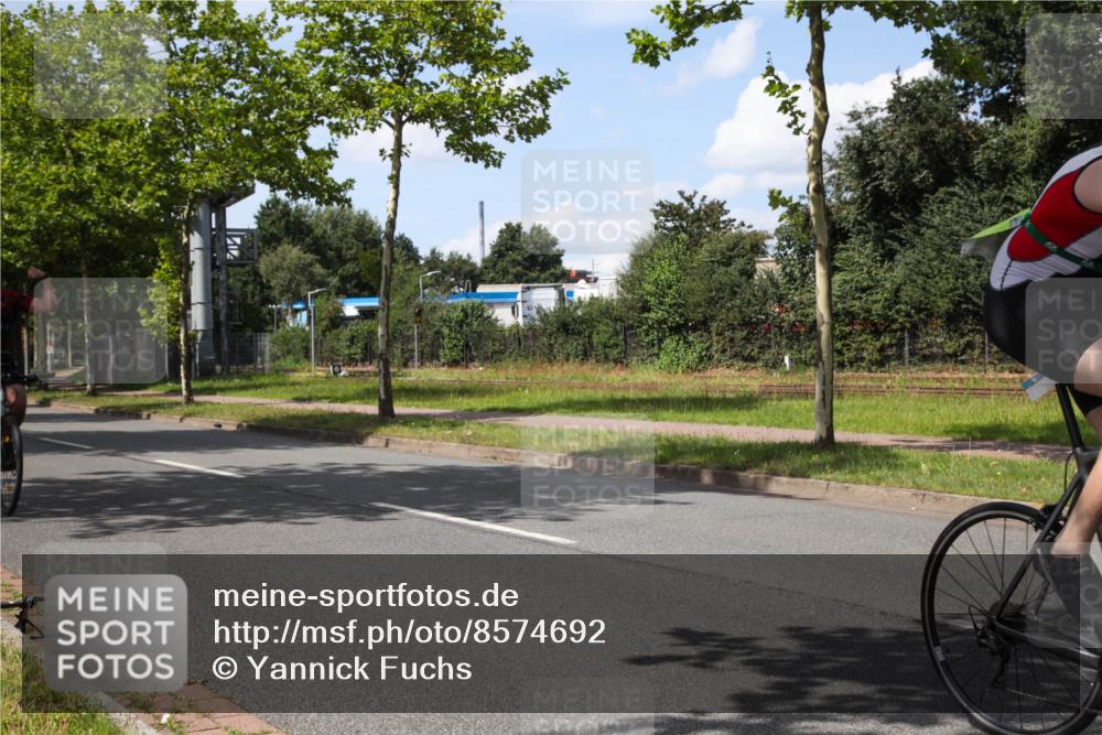 10.08.2025 - GEWOBA Citytriathlon Bremen Yannick Fuchs http://msf.ph/oto/8574692 10.08.2025 14:16:27 Radfahren 31, 38, 48, 57, 62, 63, 64, 65, 121, 144, 152, 173 meine-sportfotos.de