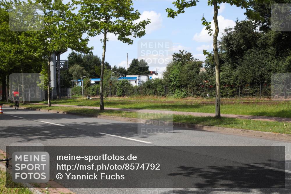 10.08.2025 - GEWOBA Citytriathlon Bremen Yannick Fuchs http://msf.ph/oto/8574792 10.08.2025 14:17:38 Radfahren 4, 127, 304 meine-sportfotos.de