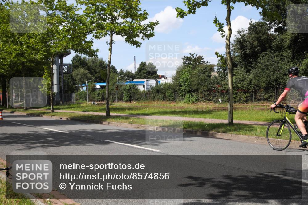 10.08.2025 - GEWOBA Citytriathlon Bremen Yannick Fuchs http://msf.ph/oto/8574856 10.08.2025 14:18:18 Radfahren 47, 75, 100, 147, 214, 255, 295 meine-sportfotos.de