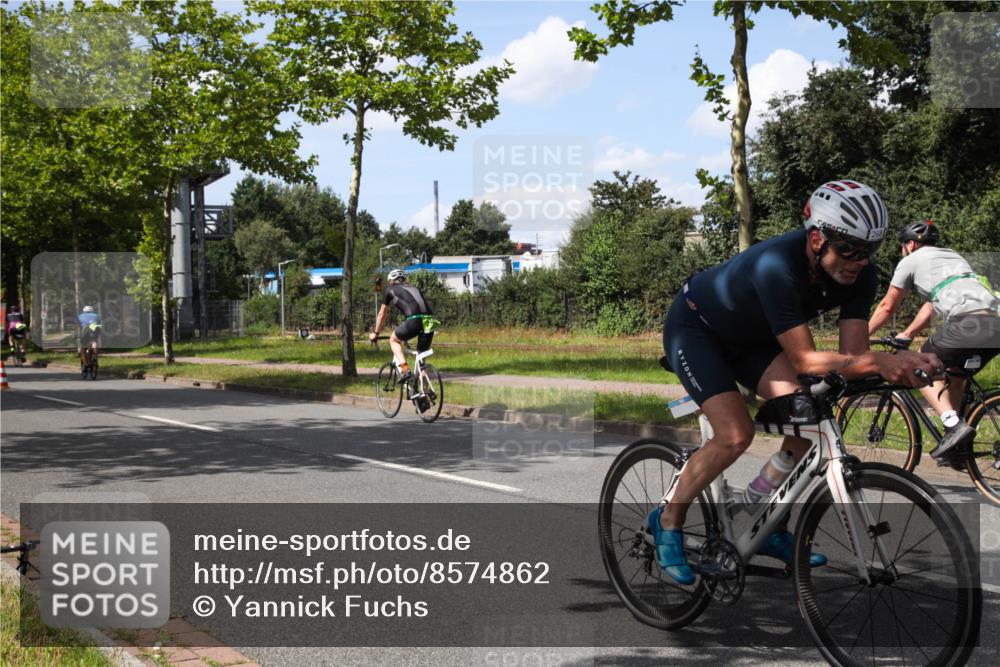 10.08.2025 - GEWOBA Citytriathlon Bremen Yannick Fuchs http://msf.ph/oto/8574862 10.08.2025 14:18:23 Radfahren 47, 75, 94, 100, 131, 147, 255, 295 meine-sportfotos.de