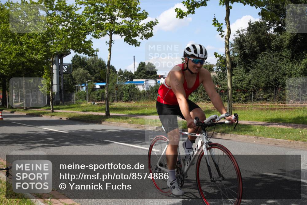 10.08.2025 - GEWOBA Citytriathlon Bremen Yannick Fuchs http://msf.ph/oto/8574886 10.08.2025 14:18:46 Radfahren 30, 50, 81, 106, 116, 131, 261, 264, 314 meine-sportfotos.de