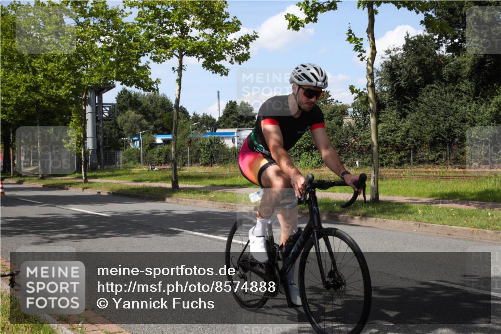 10.08.2025 - GEWOBA Citytriathlon Bremen Yannick Fuchs http://msf.ph/oto/8574888 10.08.2025 14:18:48 Radfahren 30, 50, 81, 106, 116, 131, 261, 264, 314 meine-sportfotos.de