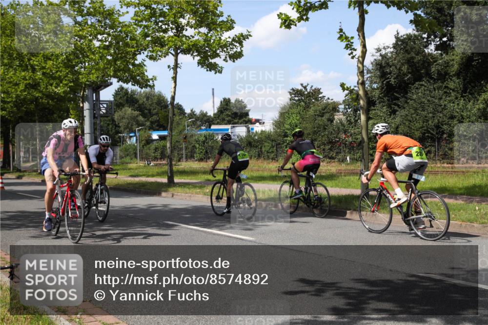 10.08.2025 - GEWOBA Citytriathlon Bremen Yannick Fuchs http://msf.ph/oto/8574892 10.08.2025 14:18:49 Radfahren 30, 50, 81, 106, 116, 261, 264, 314 meine-sportfotos.de