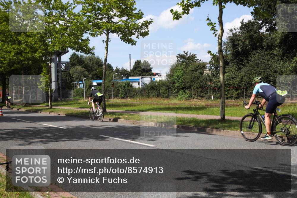 10.08.2025 - GEWOBA Citytriathlon Bremen Yannick Fuchs http://msf.ph/oto/8574913 10.08.2025 14:19:09 Radfahren 101, 116, 124, 126, 139, 162, 201, 254, 261, 264 meine-sportfotos.de