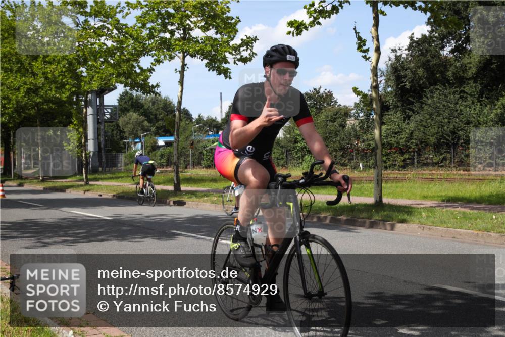 10.08.2025 - GEWOBA Citytriathlon Bremen Yannick Fuchs http://msf.ph/oto/8574929 10.08.2025 14:19:19 Radfahren 124, 126, 162, 201, 227, 239, 254 meine-sportfotos.de