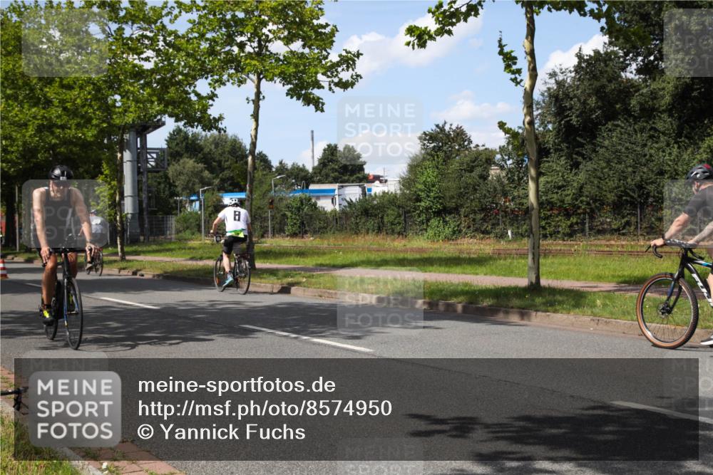 10.08.2025 - GEWOBA Citytriathlon Bremen Yannick Fuchs http://msf.ph/oto/8574950 10.08.2025 14:19:27 Radfahren 84, 124, 126, 162, 201, 227, 239, 254 meine-sportfotos.de
