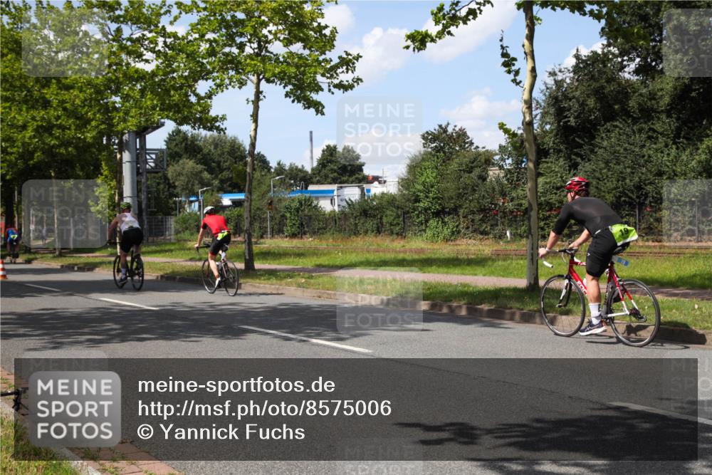 10.08.2025 - GEWOBA Citytriathlon Bremen Yannick Fuchs http://msf.ph/oto/8575006 10.08.2025 14:20:03 Radfahren 18, 36, 130, 195, 238, 256, 257 meine-sportfotos.de