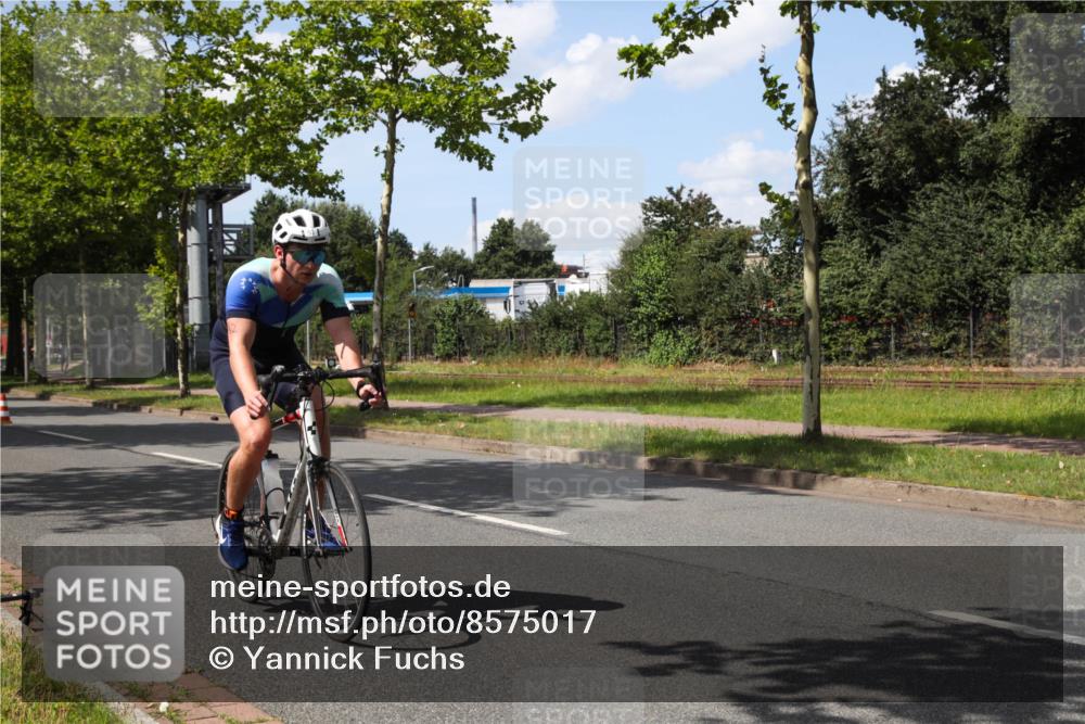 10.08.2025 - GEWOBA Citytriathlon Bremen Yannick Fuchs http://msf.ph/oto/8575017 10.08.2025 14:20:18 Radfahren 18, 29, 35, 52, 130, 197, 238, 256, 257 meine-sportfotos.de
