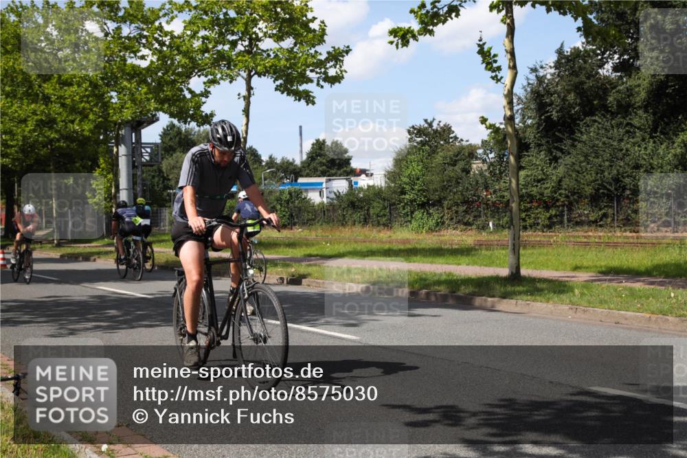 10.08.2025 - GEWOBA Citytriathlon Bremen Yannick Fuchs http://msf.ph/oto/8575030 10.08.2025 14:20:35 Radfahren 11, 28, 35, 67, 69, 80, 216, 229, 274, 281 meine-sportfotos.de