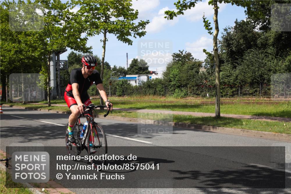10.08.2025 - GEWOBA Citytriathlon Bremen Yannick Fuchs http://msf.ph/oto/8575041 10.08.2025 14:20:45 Radfahren 11, 28, 56, 61, 67, 69, 73, 110, 145, 157, 216, 229, 272, 274, 281, 312 meine-sportfotos.de
