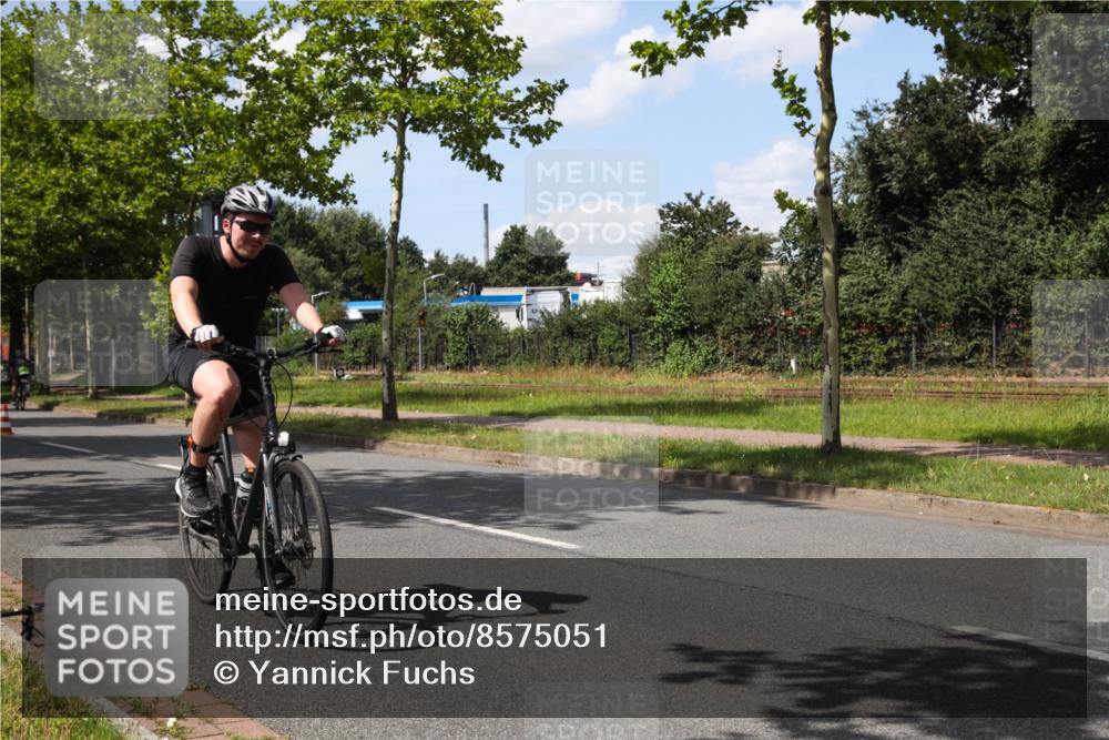 10.08.2025 - GEWOBA Citytriathlon Bremen Yannick Fuchs http://msf.ph/oto/8575051 10.08.2025 14:20:54 Radfahren 19, 56, 61, 73, 110, 142, 145, 157, 191, 216, 229, 266, 272, 281, 312 meine-sportfotos.de