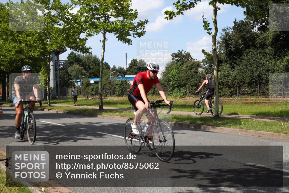 10.08.2025 - GEWOBA Citytriathlon Bremen Yannick Fuchs http://msf.ph/oto/8575062 10.08.2025 14:21:00 Radfahren 6, 19, 56, 61, 73, 110, 142, 145, 157, 191, 266, 272, 312 meine-sportfotos.de