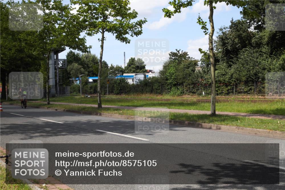 10.08.2025 - GEWOBA Citytriathlon Bremen Yannick Fuchs http://msf.ph/oto/8575105 10.08.2025 14:21:25 Radfahren 6, 9, 177 meine-sportfotos.de