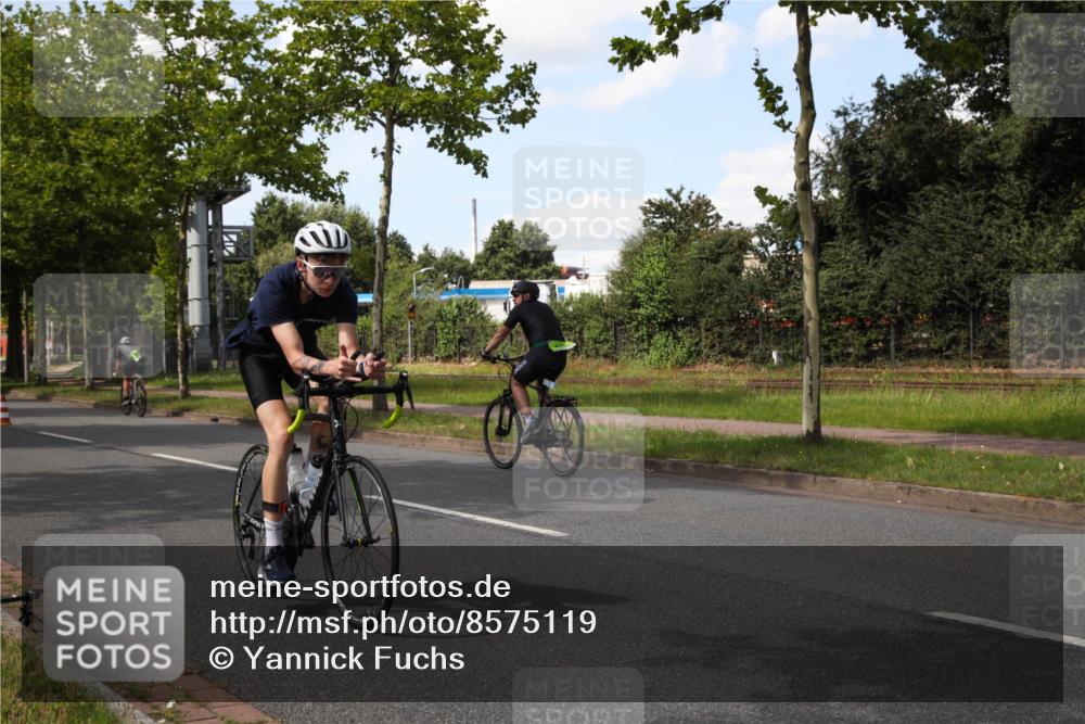 10.08.2025 - GEWOBA Citytriathlon Bremen Yannick Fuchs http://msf.ph/oto/8575119 10.08.2025 14:21:41 Radfahren 9, 140, 160, 177, 211, 283, 334 meine-sportfotos.de
