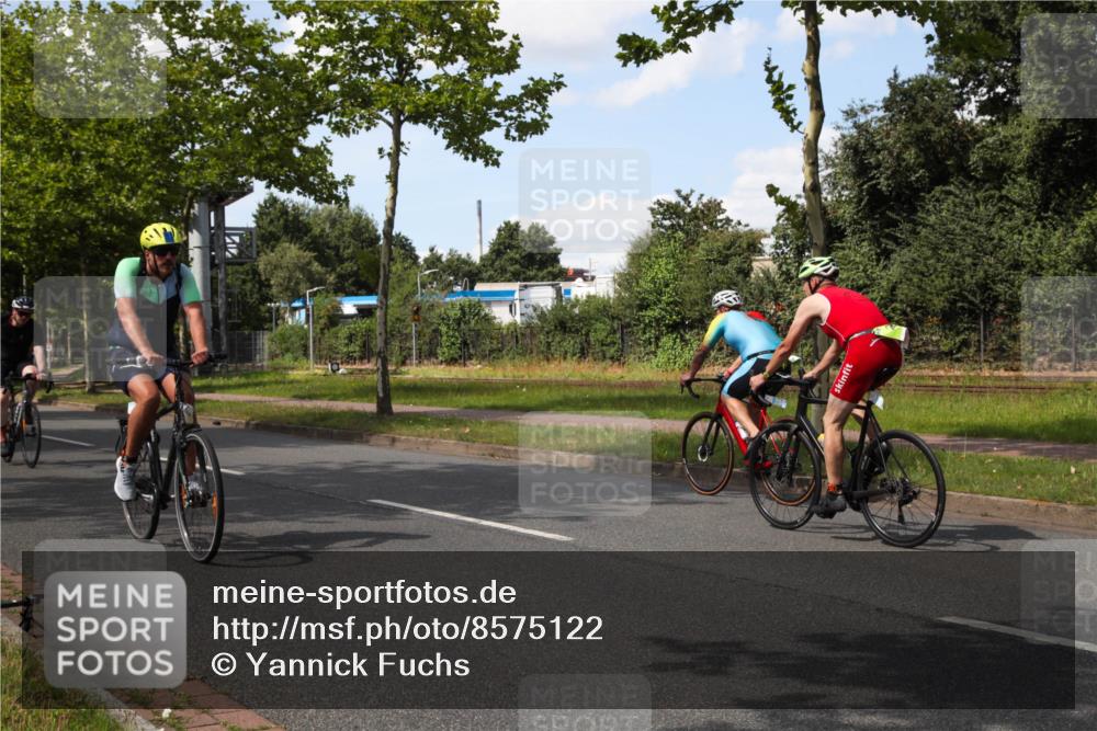 10.08.2025 - GEWOBA Citytriathlon Bremen Yannick Fuchs http://msf.ph/oto/8575122 10.08.2025 14:21:50 Radfahren 9, 140, 160, 211, 283, 334 meine-sportfotos.de