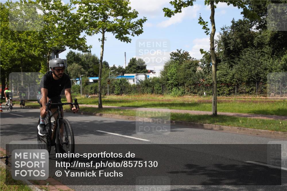 10.08.2025 - GEWOBA Citytriathlon Bremen Yannick Fuchs http://msf.ph/oto/8575130 10.08.2025 14:21:57 Radfahren 160, 211, 253, 283 meine-sportfotos.de