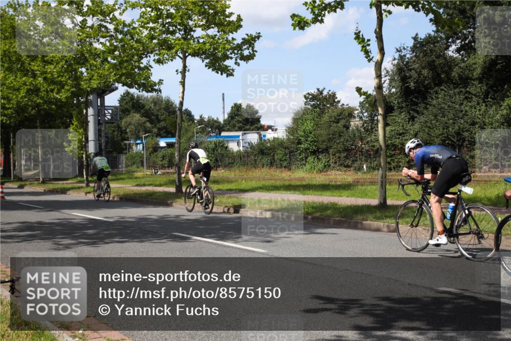 10.08.2025 - GEWOBA Citytriathlon Bremen Yannick Fuchs http://msf.ph/oto/8575150 10.08.2025 14:22:04 Radfahren 109, 160, 215, 224, 253, 258, 283 meine-sportfotos.de