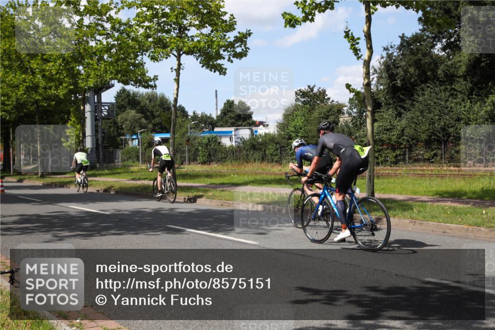 10.08.2025 - GEWOBA Citytriathlon Bremen Yannick Fuchs http://msf.ph/oto/8575151 10.08.2025 14:22:04 Radfahren 109, 160, 215, 224, 253, 258, 283 meine-sportfotos.de