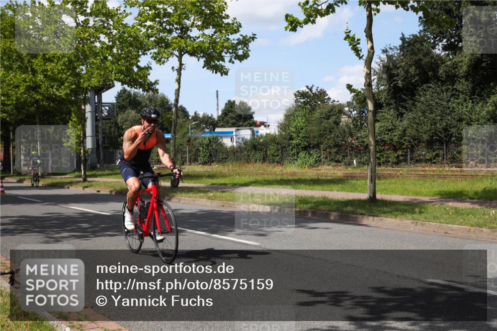 10.08.2025 - GEWOBA Citytriathlon Bremen Yannick Fuchs http://msf.ph/oto/8575159 10.08.2025 14:22:11 Radfahren 109, 186, 215, 224, 253, 258 meine-sportfotos.de