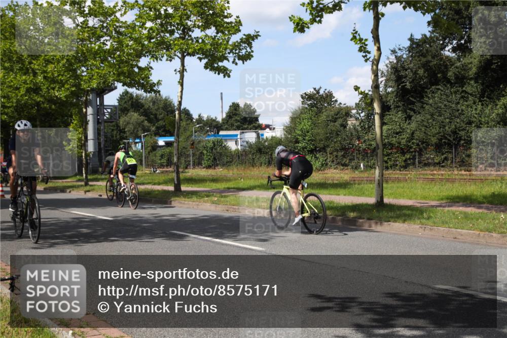 10.08.2025 - GEWOBA Citytriathlon Bremen Yannick Fuchs http://msf.ph/oto/8575171 10.08.2025 14:22:16 Radfahren 109, 186, 215, 217, 224, 253, 258, 262 meine-sportfotos.de