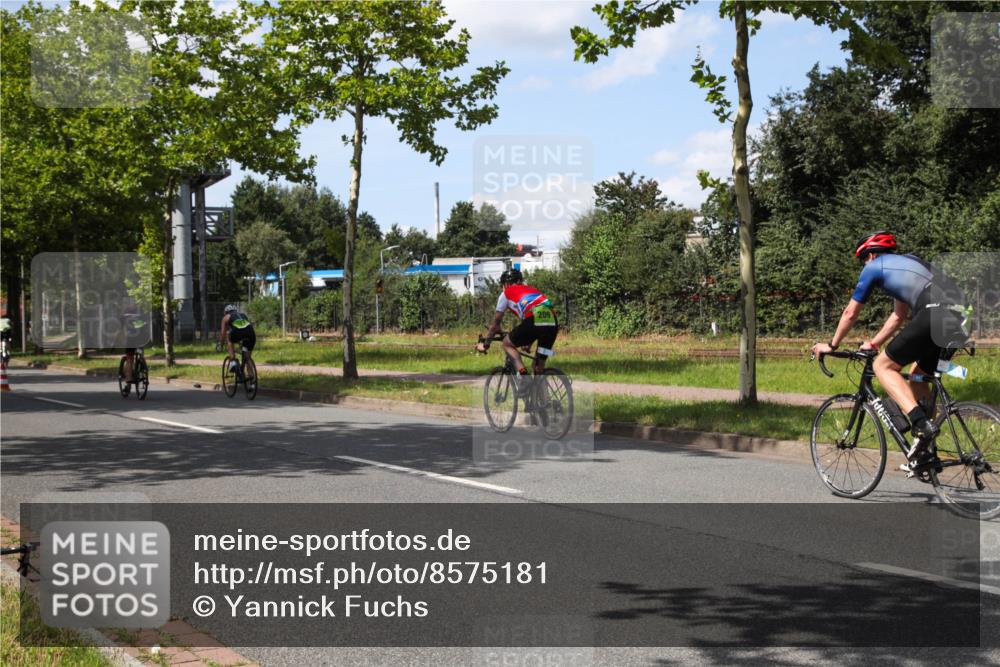 10.08.2025 - GEWOBA Citytriathlon Bremen Yannick Fuchs http://msf.ph/oto/8575181 10.08.2025 14:22:19 Radfahren 109, 186, 215, 217, 224, 258, 262 meine-sportfotos.de