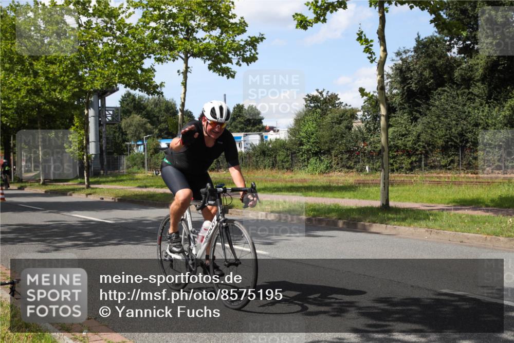 10.08.2025 - GEWOBA Citytriathlon Bremen Yannick Fuchs http://msf.ph/oto/8575195 10.08.2025 14:22:26 Radfahren 186, 215, 217, 242, 259, 262 meine-sportfotos.de