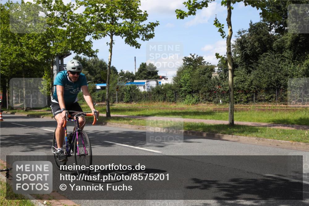 10.08.2025 - GEWOBA Citytriathlon Bremen Yannick Fuchs http://msf.ph/oto/8575201 10.08.2025 14:22:34 Radfahren 86, 217, 242, 259, 262, 297 meine-sportfotos.de