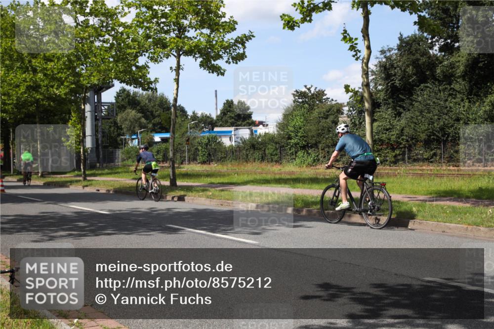 10.08.2025 - GEWOBA Citytriathlon Bremen Yannick Fuchs http://msf.ph/oto/8575212 10.08.2025 14:22:39 Radfahren 86, 204, 217, 242, 259, 280, 297, 427 meine-sportfotos.de