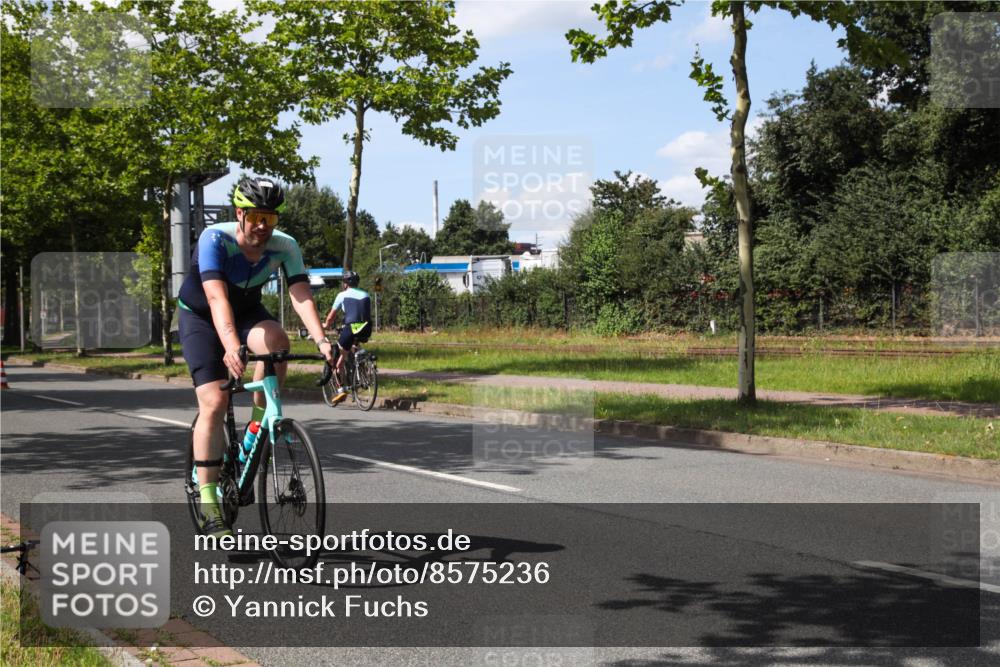 10.08.2025 - GEWOBA Citytriathlon Bremen Yannick Fuchs http://msf.ph/oto/8575236 10.08.2025 14:23:11 Radfahren 163, 200, 209, 213, 222, 225, 246, 249, 288, 423, 431, 478, 480 meine-sportfotos.de