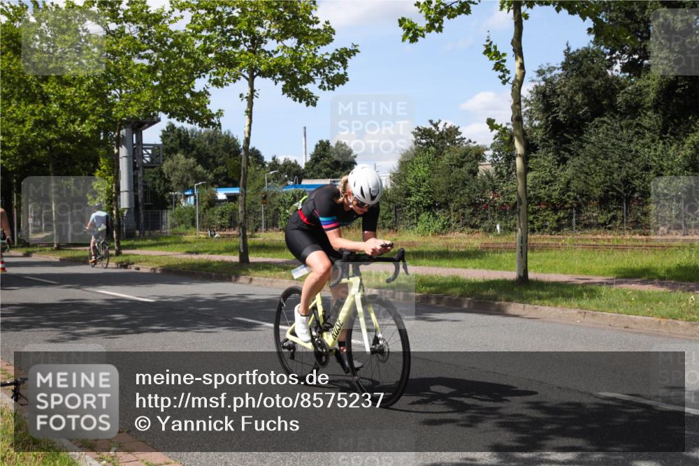 10.08.2025 - GEWOBA Citytriathlon Bremen Yannick Fuchs http://msf.ph/oto/8575237 10.08.2025 14:23:13 Radfahren 154, 163, 200, 209, 213, 222, 225, 246, 249, 288, 423, 431, 478, 480 meine-sportfotos.de