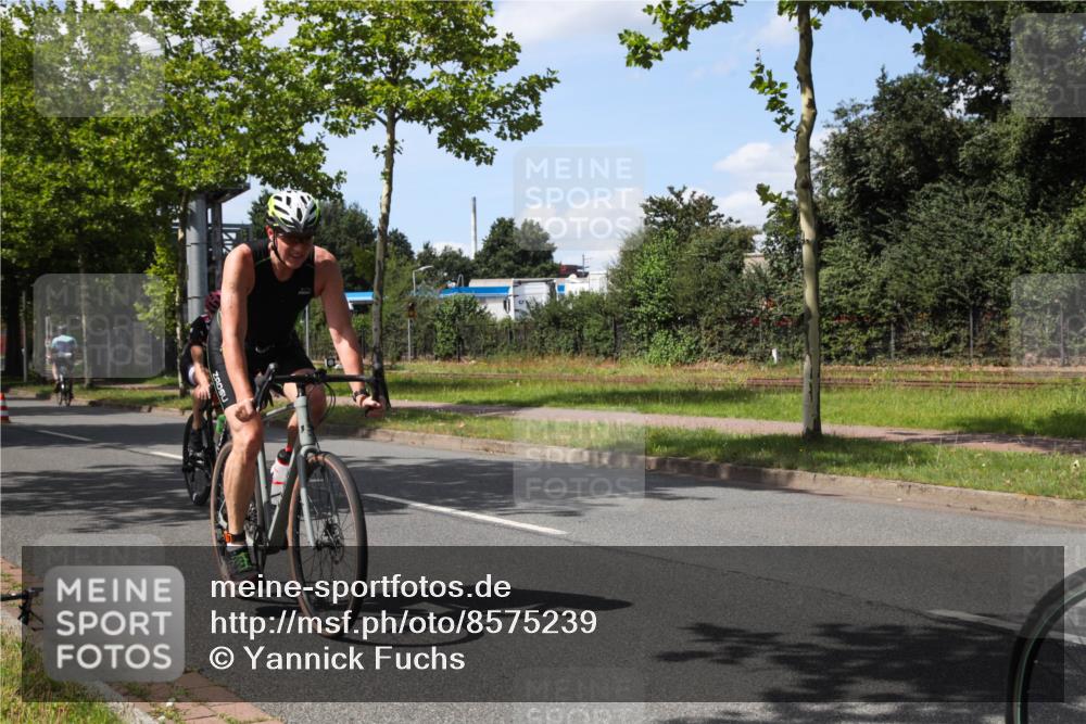 10.08.2025 - GEWOBA Citytriathlon Bremen Yannick Fuchs http://msf.ph/oto/8575239 10.08.2025 14:23:14 Radfahren 154, 163, 200, 209, 213, 222, 225, 249, 423, 431, 478, 480 meine-sportfotos.de