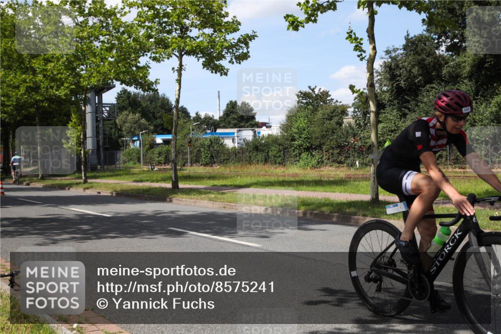 10.08.2025 - GEWOBA Citytriathlon Bremen Yannick Fuchs http://msf.ph/oto/8575241 10.08.2025 14:23:15 Radfahren 99, 154, 163, 200, 209, 213, 222, 225, 249, 423, 431, 478, 480 meine-sportfotos.de
