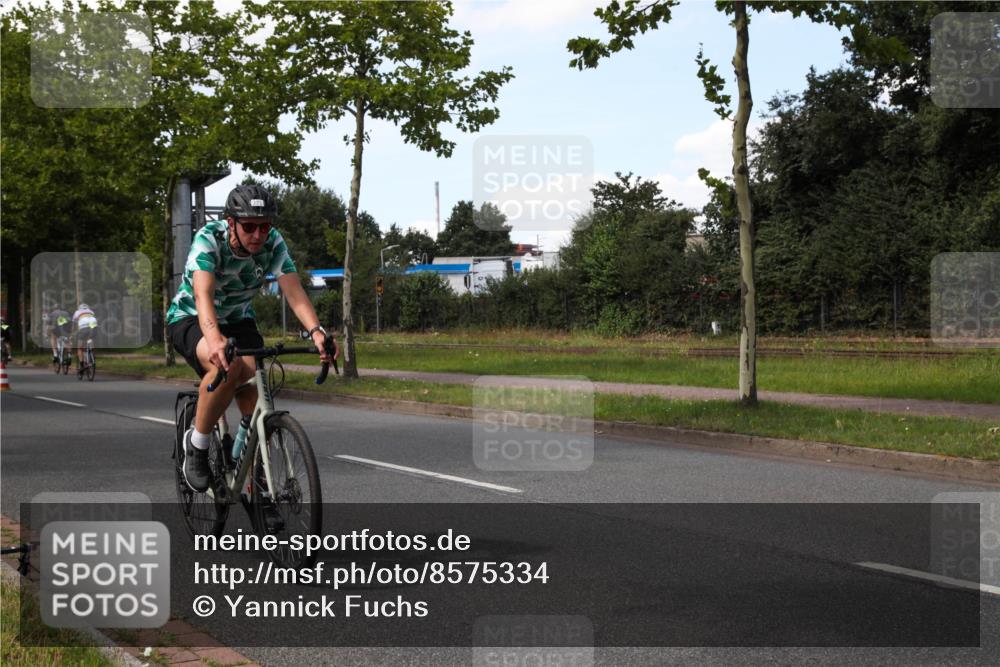 10.08.2025 - GEWOBA Citytriathlon Bremen Yannick Fuchs http://msf.ph/oto/8575334 10.08.2025 14:24:04 Radfahren 221 meine-sportfotos.de