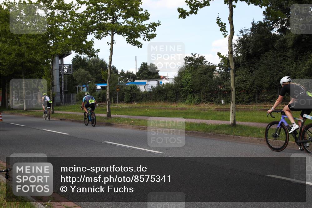 10.08.2025 - GEWOBA Citytriathlon Bremen Yannick Fuchs http://msf.ph/oto/8575341 10.08.2025 14:24:19 Radfahren 169, 436, 474 meine-sportfotos.de