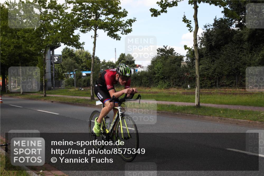 10.08.2025 - GEWOBA Citytriathlon Bremen Yannick Fuchs http://msf.ph/oto/8575349 10.08.2025 14:24:35 Radfahren 3, 165, 180, 247, 298, 488 meine-sportfotos.de
