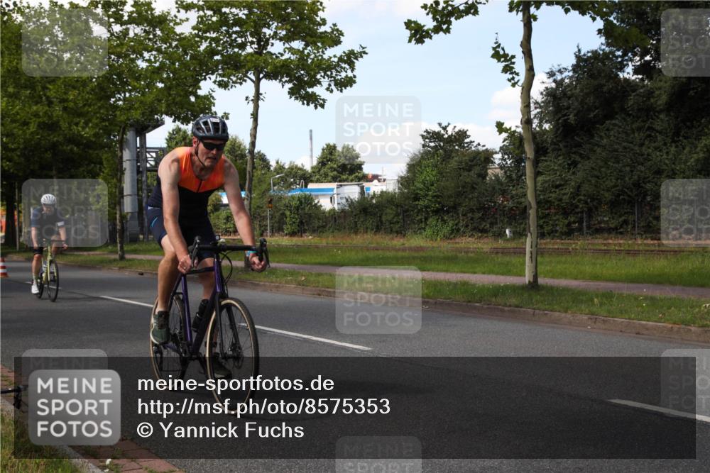 10.08.2025 - GEWOBA Citytriathlon Bremen Yannick Fuchs http://msf.ph/oto/8575353 10.08.2025 14:24:42 Radfahren 3, 165, 180, 247, 298, 332, 432, 488 meine-sportfotos.de