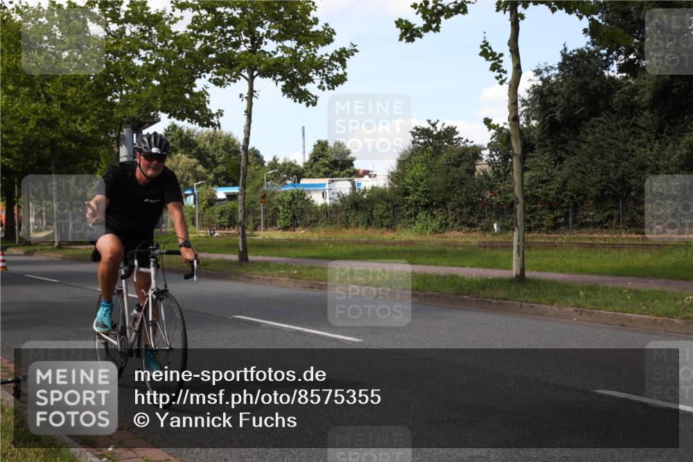 10.08.2025 - GEWOBA Citytriathlon Bremen Yannick Fuchs http://msf.ph/oto/8575355 10.08.2025 14:24:43 Radfahren 3, 165, 180, 247, 298, 332, 432, 488 meine-sportfotos.de