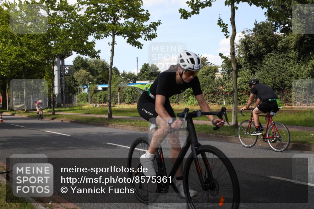 10.08.2025 - GEWOBA Citytriathlon Bremen Yannick Fuchs http://msf.ph/oto/8575361 10.08.2025 14:24:58 Radfahren 22, 166, 202, 235, 269, 332, 346, 432 meine-sportfotos.de